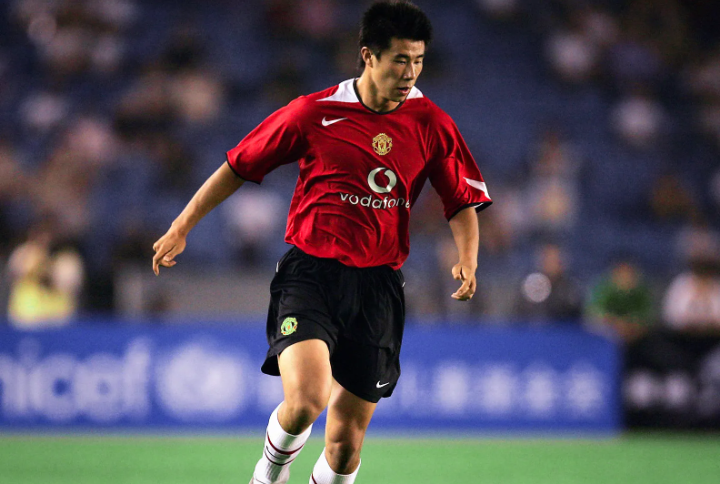 Dong Fangzhuo at Manchester United