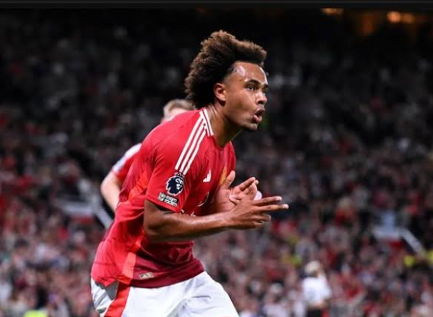 Joshua Zirkzee likes using the gun shooting celebration